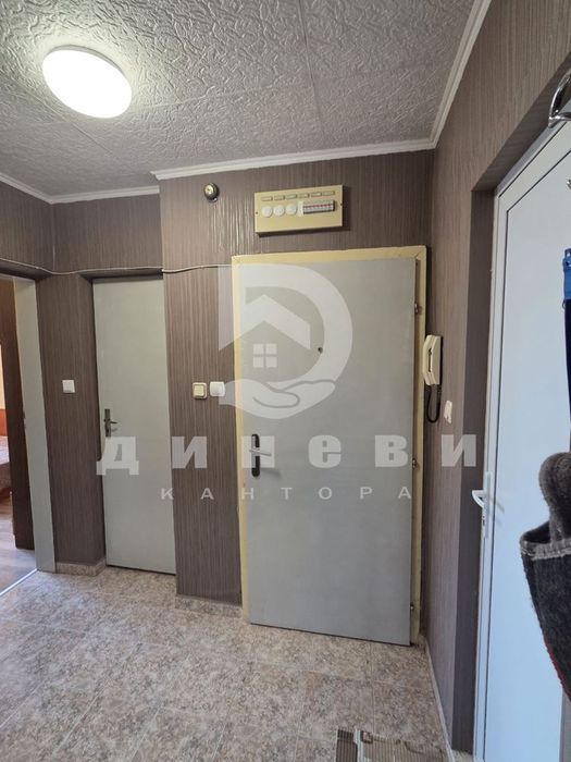 Тристаен апартамент под Медицински факултет