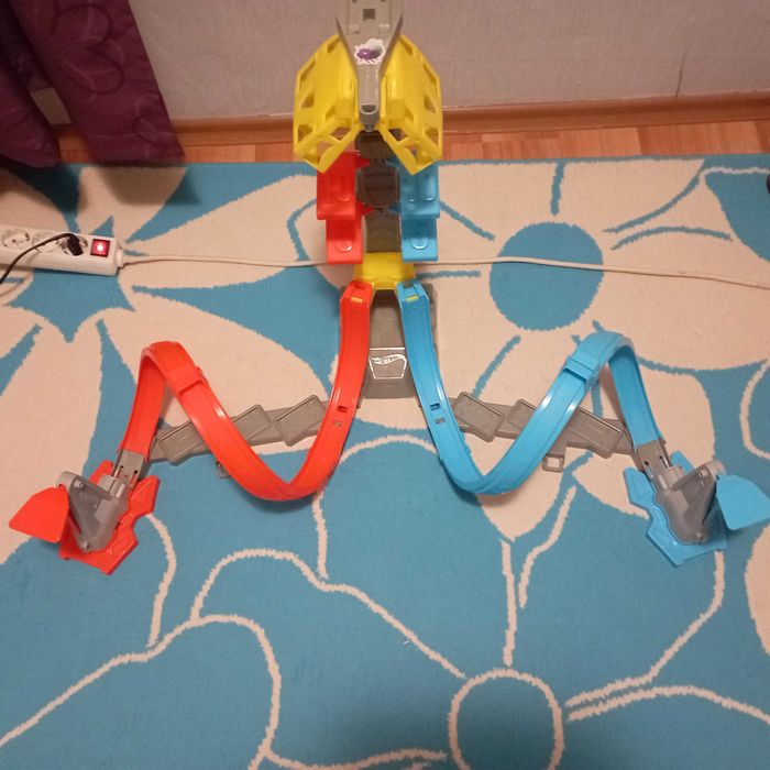 Писта Hot Wheels Looping