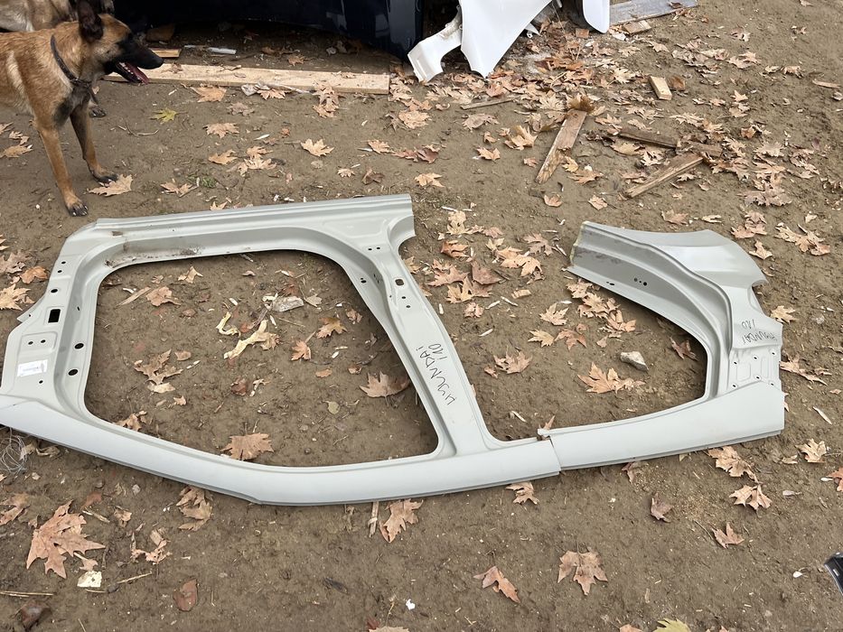 Hyundai i10 3   2021 колонка,заден десен калник,праг 2бр.