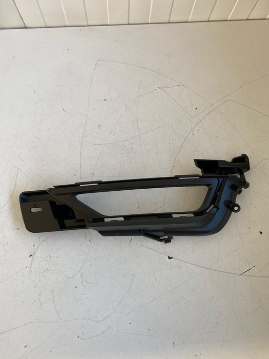 Suport stanga NOU ORIGINAL VOLVO XC90 R-Design 2016-2019 31383832