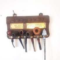 Set de sapte pipe cu suport din lemn de perete de colectie