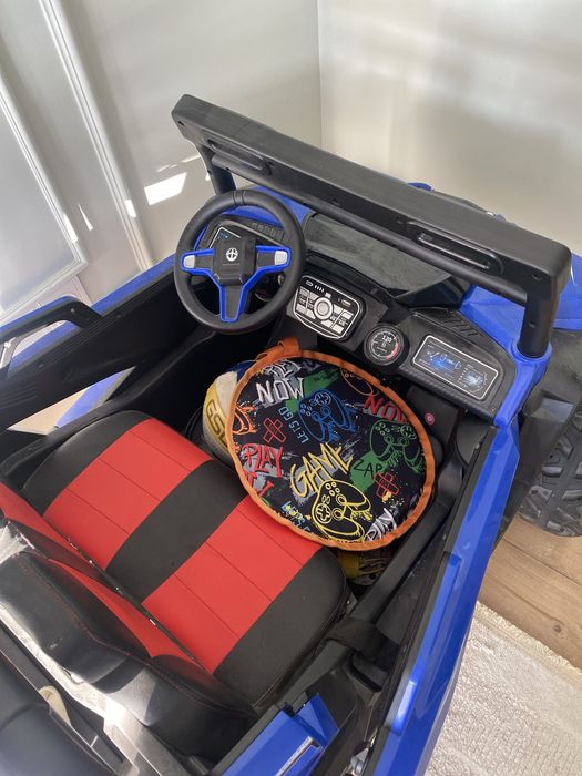 Продам машинку на пульте