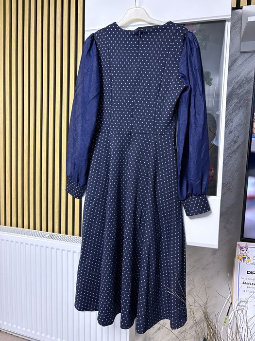 Rochie midi eleganta