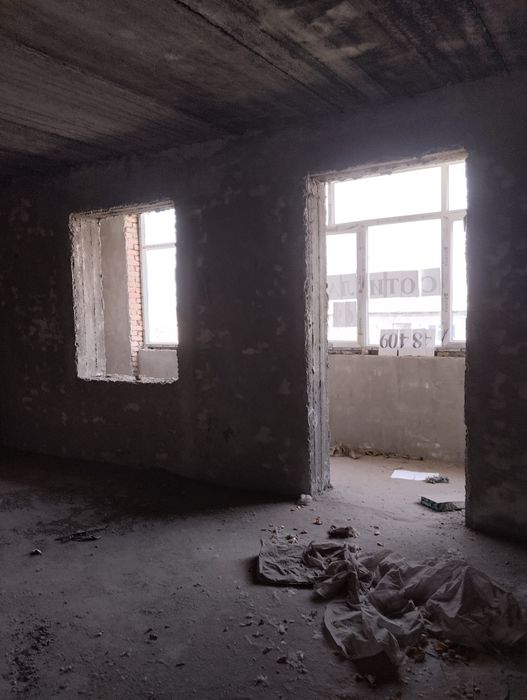 Квартира, кирпич,лифт есть,300 м²