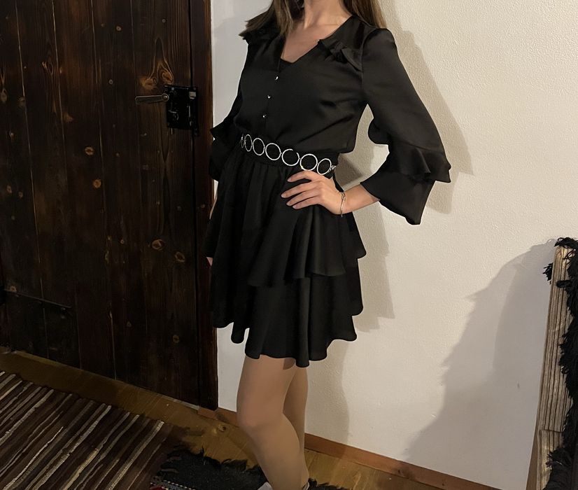 Дамска черна рокля с къдри Junona Юнона