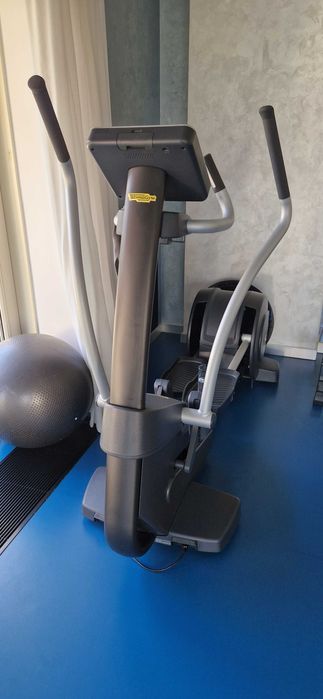 Тренажер эллиптический Technogym