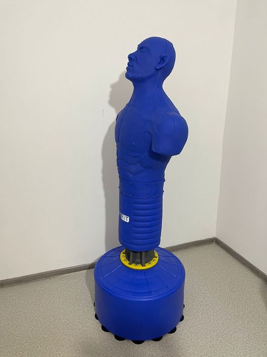 Новый боксерский манекен