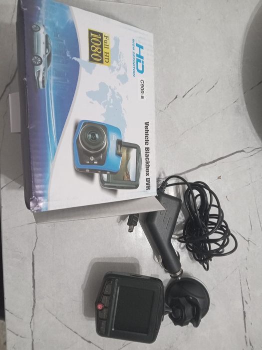 Видеорегистратор  но экран не работает не горит.