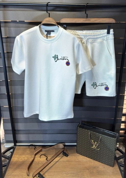 LICHIDARE STOC!! Compleu Vara Pantaloni Scurti / Tricou Louis Vuitton Alb Marimi S-XXL Unisex