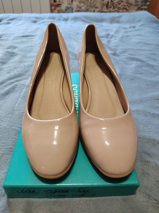Продам туфли женские лаковые