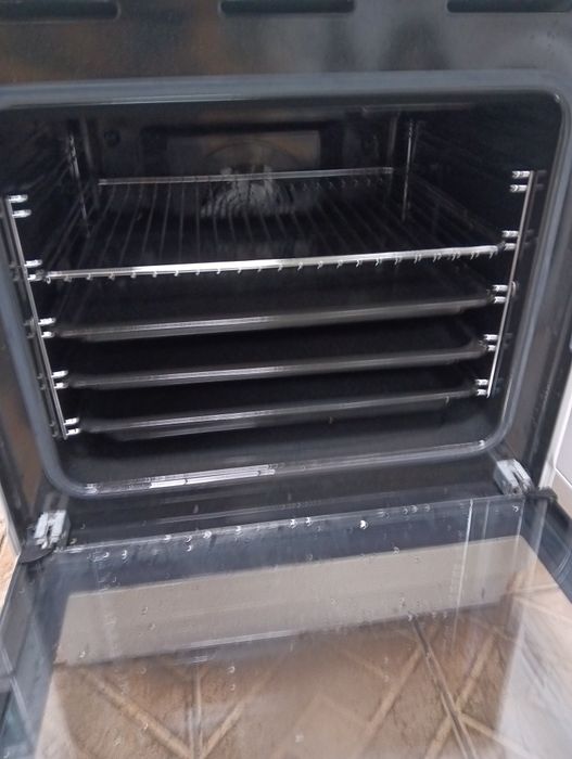 Като нова свободно стояща печка с керамичен плот VOSS 2години Гаранция