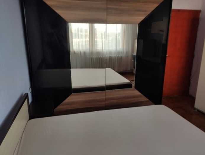 Дава се под наем Тристаен апартамент в София, Център - 91 кв.м за 700 € - Снимка #4