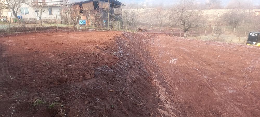 Професионално ПОДРАВНЯВАНЕ и Терасиране на на терени дворове и др.