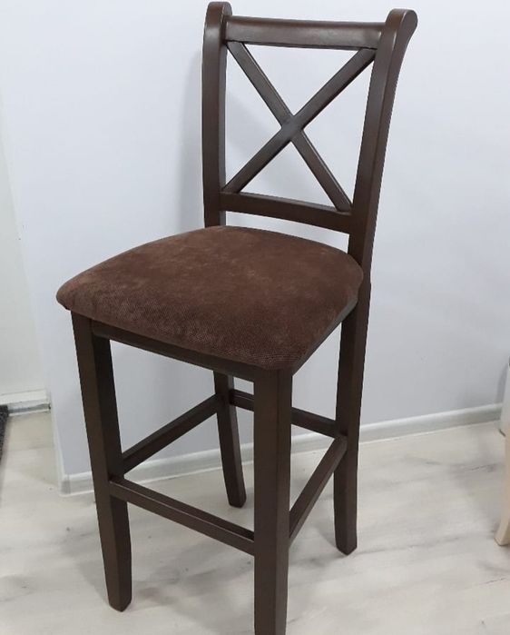 Барные стулья из дерева