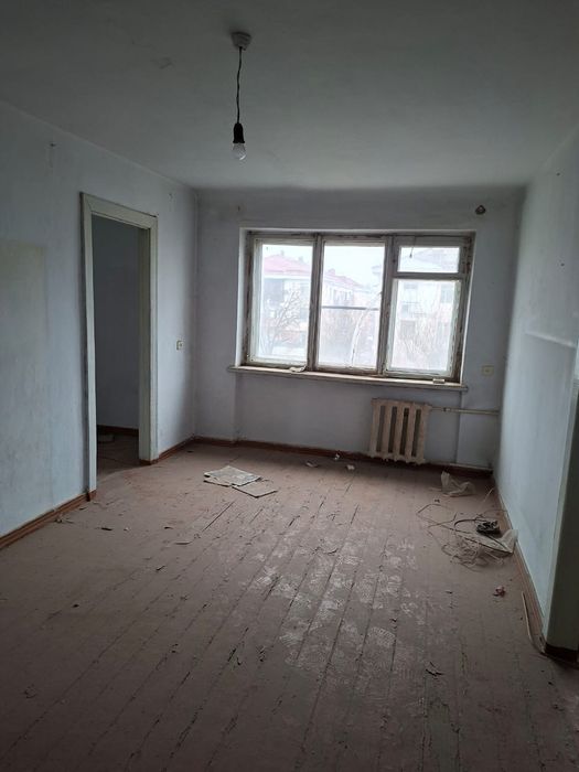 Продам 2 комнатную  квартиру