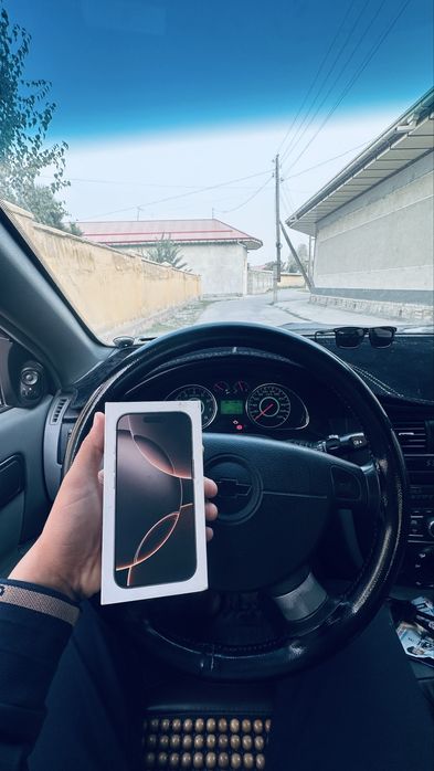 16 pro holati yaxshi 90% yomks karobka dakument savdo qilamiz