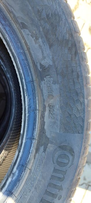 Vând anvelope Continental Ultracontact