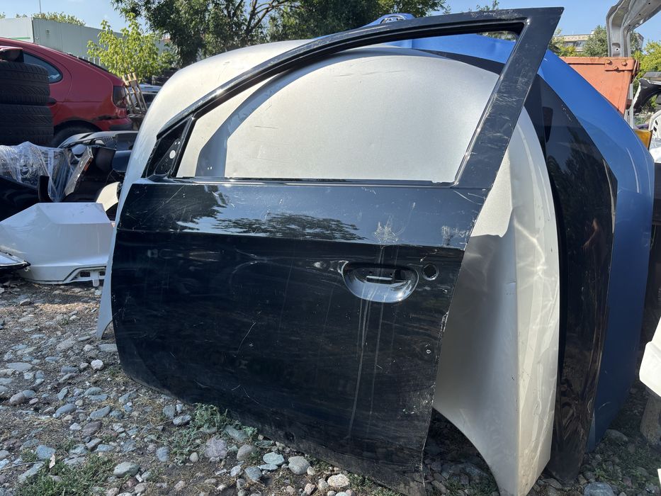 Врата Mitsubishi Mirage