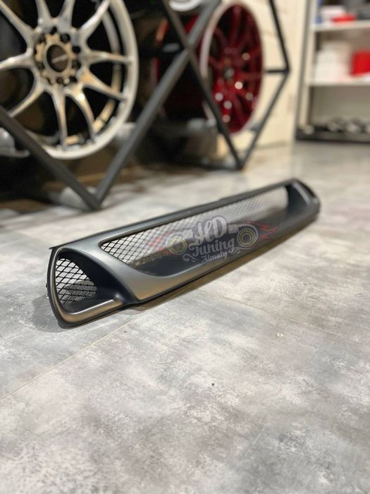 Решетка радиатора Custom Subaru Legacy BG / BD