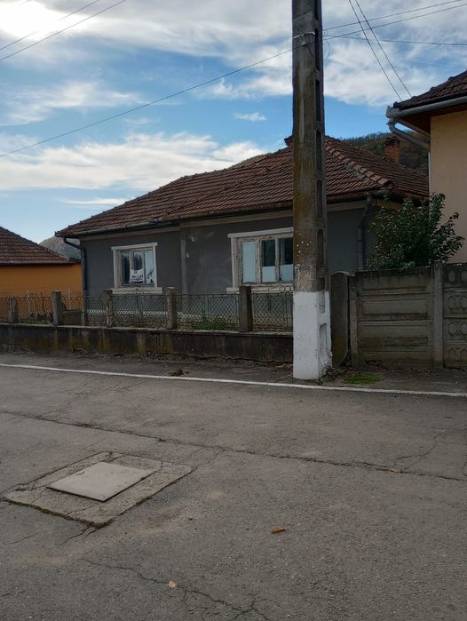Vând Casă în Subcetate