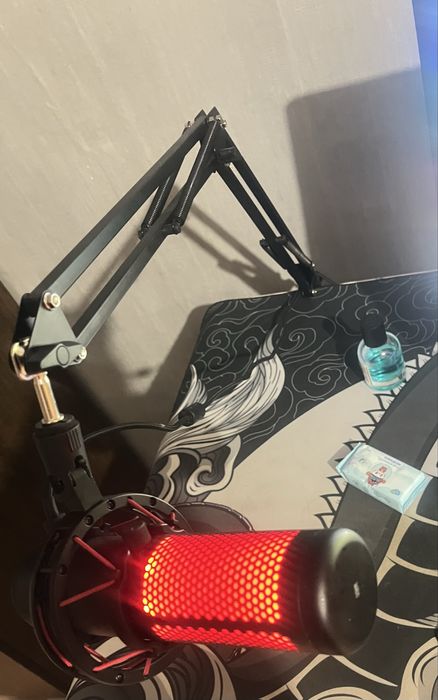 продам микрофон HuperX