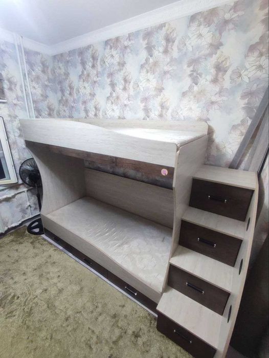 Продается двух ярусная кровать детская/подростковая