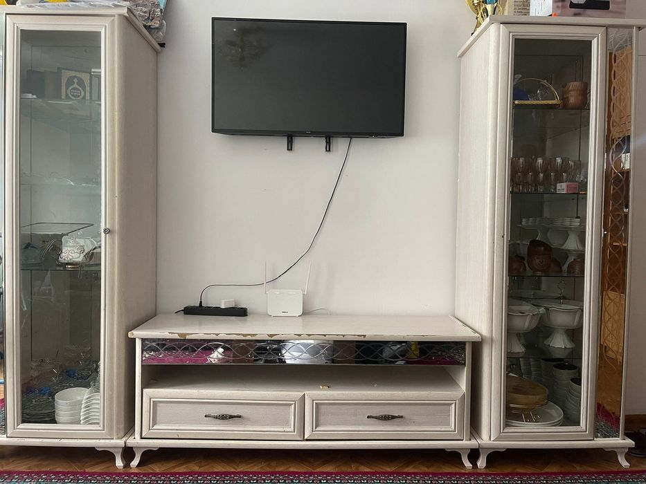 Телевизор +гарнитур за 90.000тг