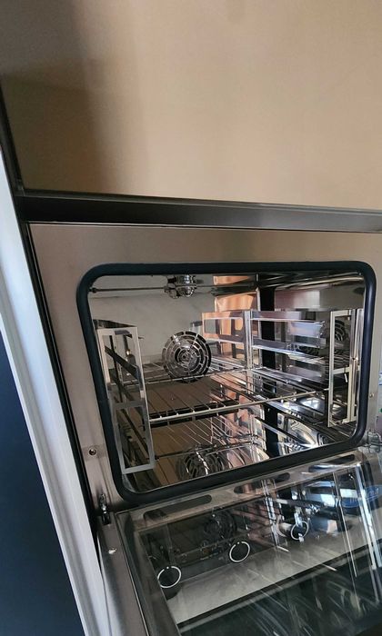 ЧИСТО НОВ конвектомат Maxima 4x GN 2/3 с ПАРА – 2300 лв. вместо 3000!