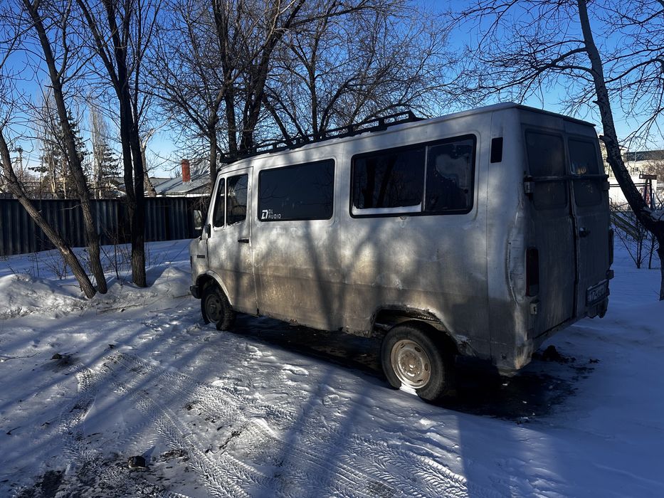 Mercedes - Benz 208D