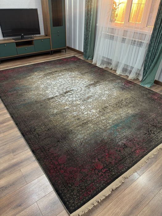 Иранский ковер новый , продаю с связи с переездом