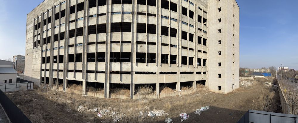 Продам здание в центре города.