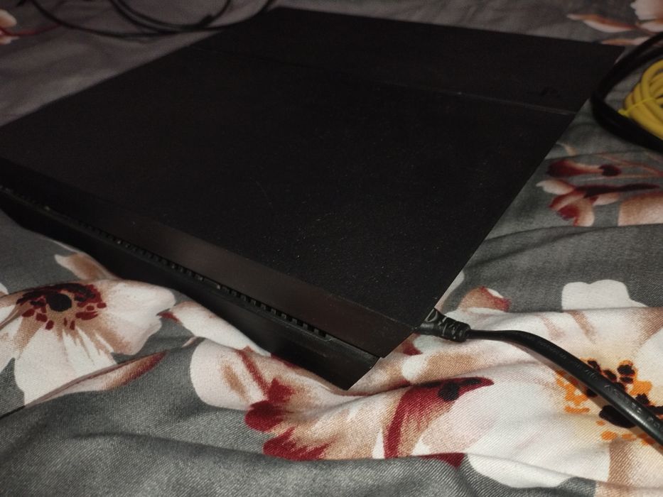 Vand consola Ps4 500GB