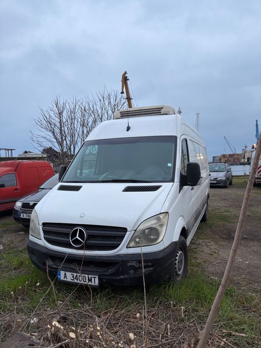 Продава се бус