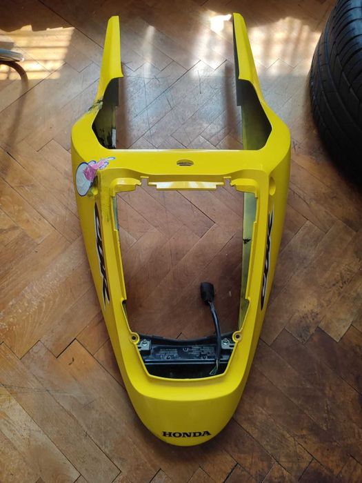 Продавам опашка за Honda cbr 954 rr