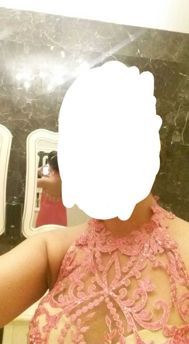 Vand rochii de ocazie, purtate o singura data