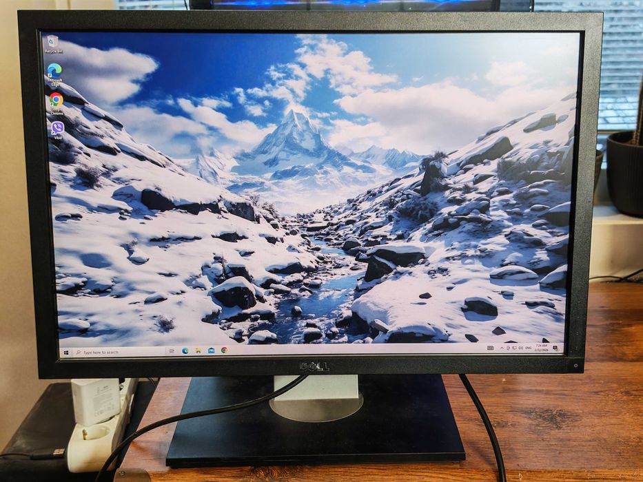 Офис Компютър + 24" DELL UltraSharp U2410 IPS монитор