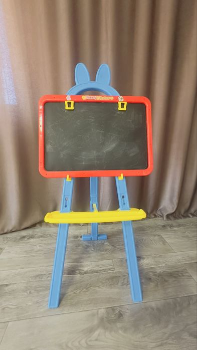 Продам  детский мольберт