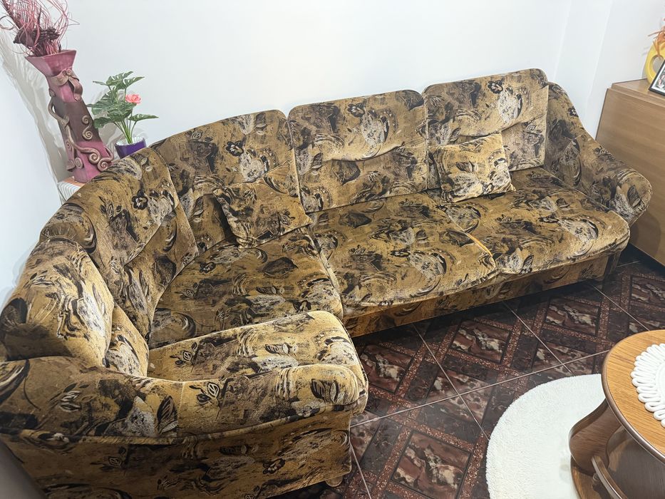 Coltar retractabil si cu depozitare