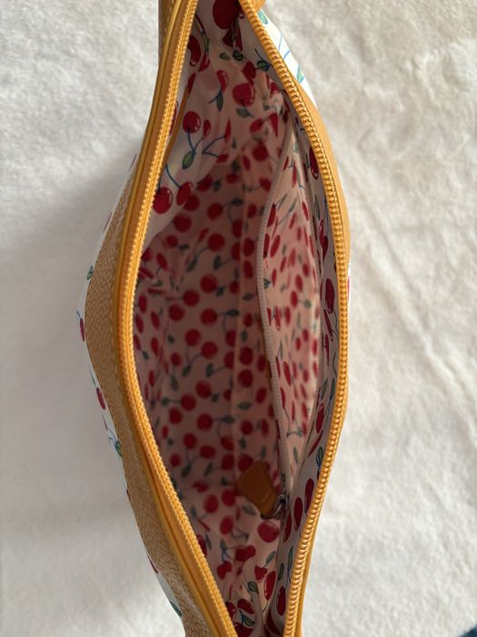 Несисер за гримове, размер 30х20х10