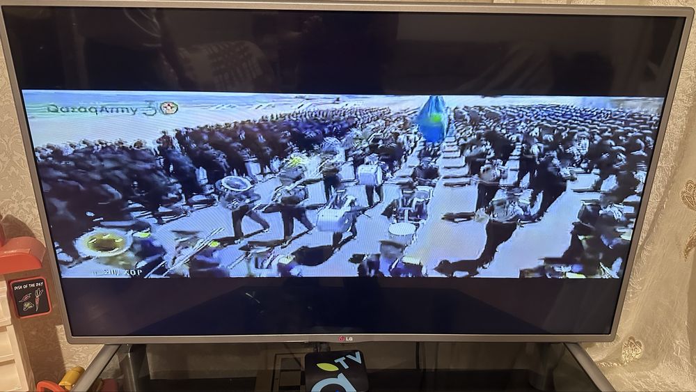 Телевизор LG 42 дюйма