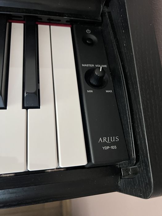 Pian digital Yamaha Arius YDP-103 de vânzare – stare foarte bună