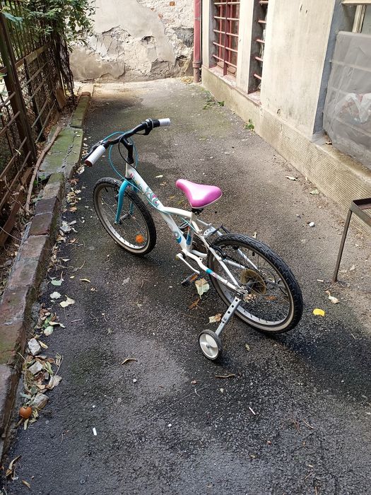 Bicicleta copii cu roti de 20"
