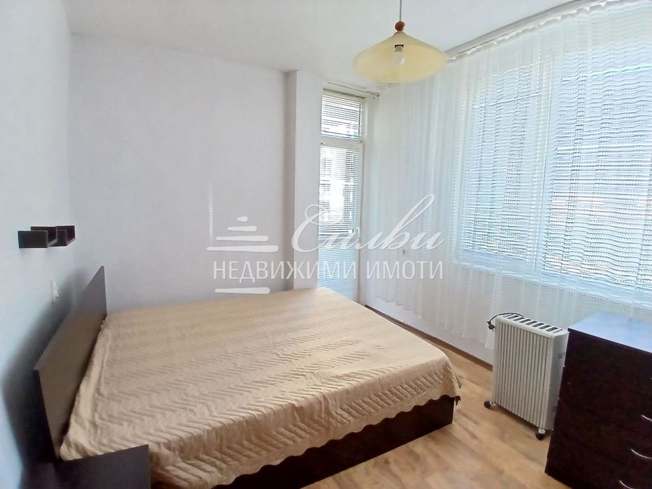 Дава се под наем Двустаен апартамент в Шумен, Тракия - 64 кв.м за 255 € - Снимка #5