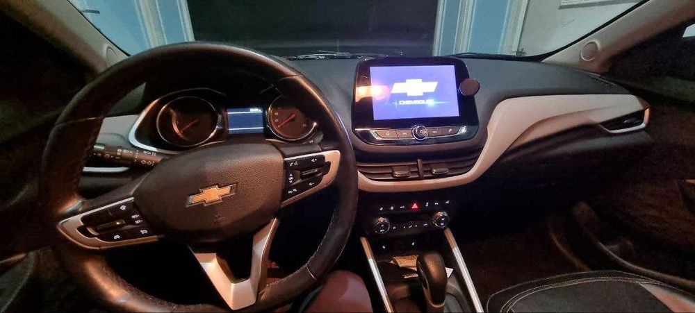 Onix Premier Plus 2024, rangi qora, yurgani 52 000 km