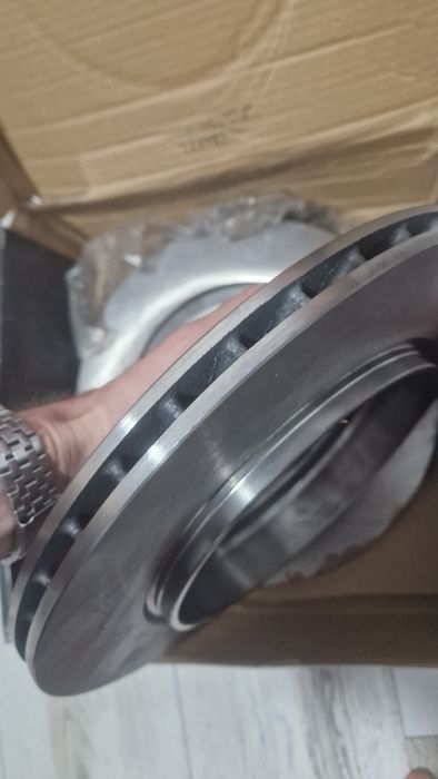 Discuri spate e46 330d Maxgear