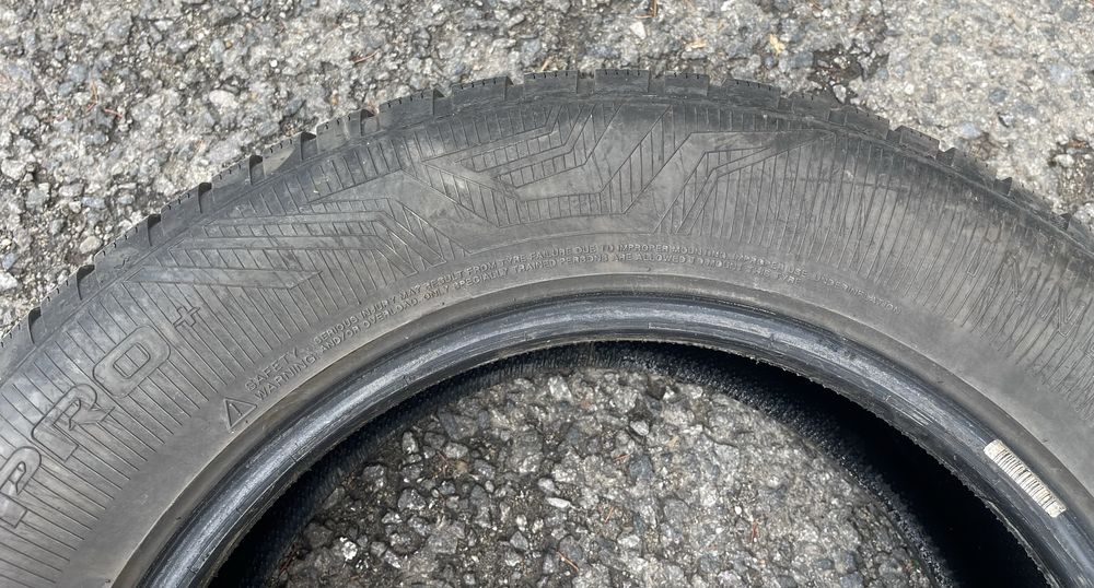 Vana 4 buc anvelope iarna 225/65R17 Vredestein