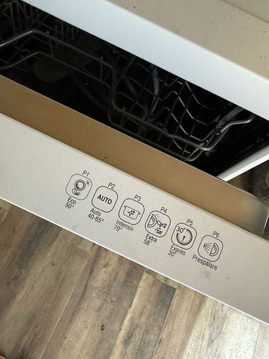 Mașină de spălat vase Arctic FSAE60W1 – foarte bună stare