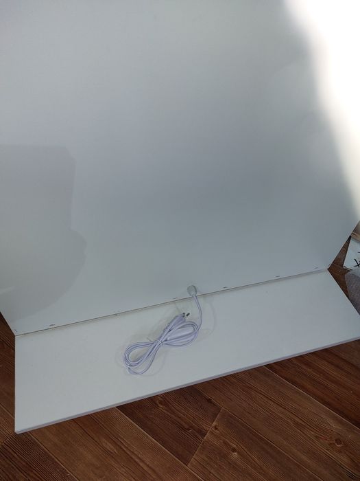 Зеркало с лампочками. Гримёрное зеркало.