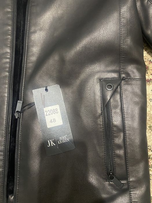 Кожанная куртка с капюшоном