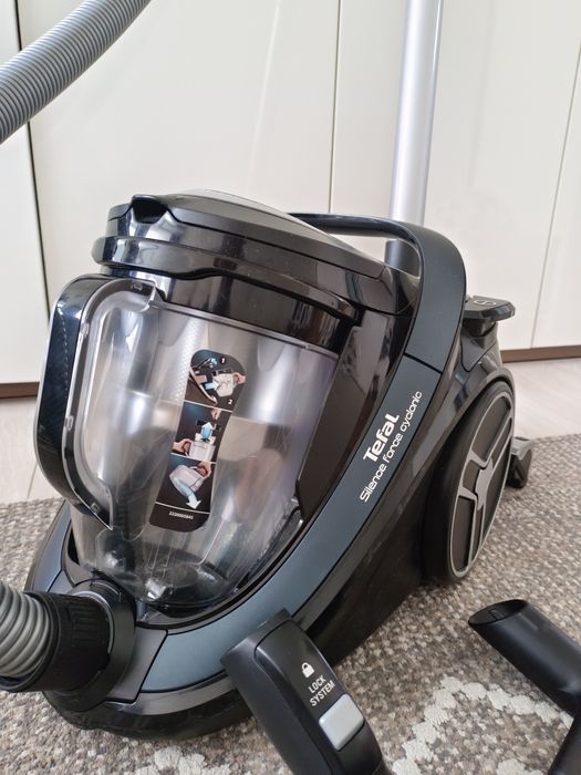 Пылесос Tefal Silence Force Cyclonic Effitech TW7941EA